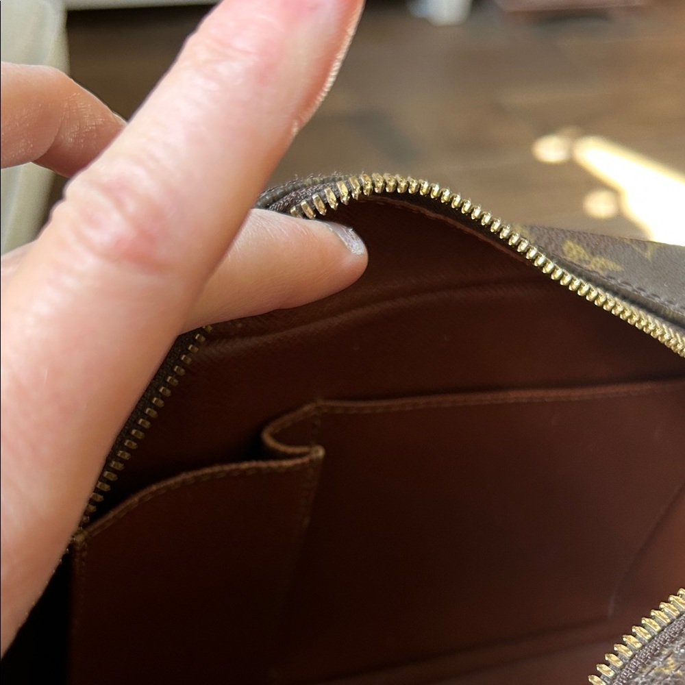 Louis Vuitton Monogram Bag in Brown and Tan - Picture 12 of 17